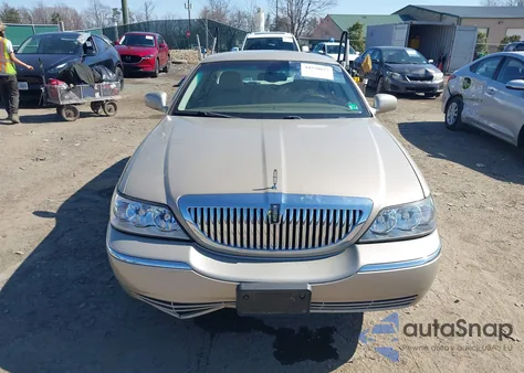 2005 Lincoln Town Car Signature из США, поврежденный, VIN 1LNHM81W65Y660167